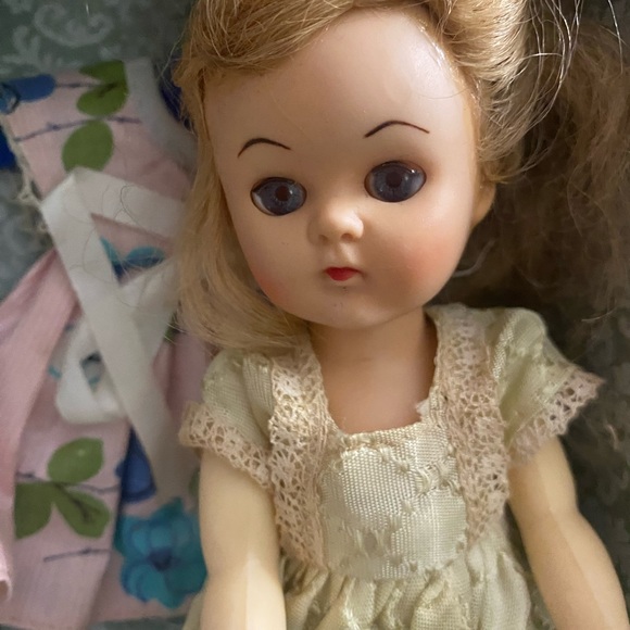 Vintage Joanie Walker Doll in original trunk B5 - Picture 2 of 7